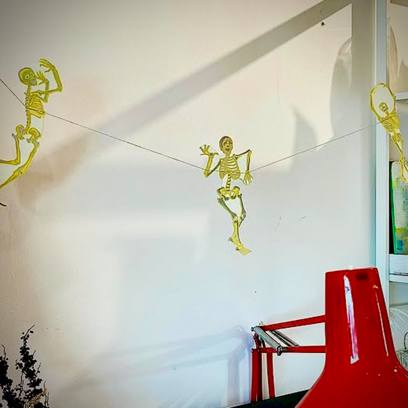 Håndlavet Halloween - Guirlande - Dansende Skeletter
